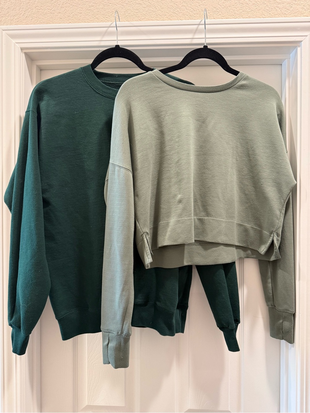 Cropped Scoop-Neck Sweater in Sage Green